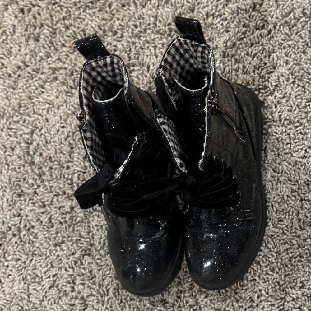 Girls Sparkly Black Combat Boots, size 2 - Picture 11 of 16